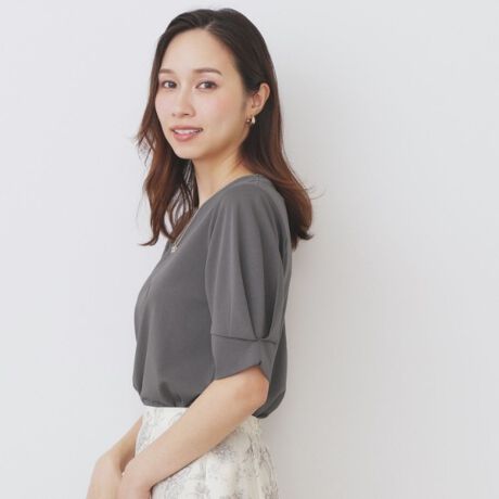 [^ԁFC5813205]\ʂ炩ȃVPbg|`ōꂽό`^bN\zIȃptX[uyfUCzEό`^bN̍\zIȃptX[ũfUCgbvXBE߂̌ܕŁA̘rJo[Ă܂BEVvȃN[lbN̐gƑ̃RgXg|CgłBEobNlbNɃXbgĴŁAE₷t肰ȂANZgɂȂĂ܂ByfށzEVPbgHꂽRbg̃|`fނA炩ȔGƏiȌ򊴂BEXgb`A₷˔Ă܂BE@ł̂ꂪ\ŁAgɂSłBƖ̊֌WɂAۂFČꍇ܂B܂Ap\REX}[gtHȂǂ̊ɂA኱iƉ摜̃J[قȂꍇ܂B