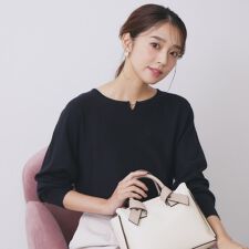 ビジューキーネックドルマンニット【洗濯機可】