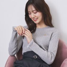 ゴールドプレート付きケーブルニット【洗濯機OK】