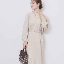 パール調ボタン付きキーネックワンピース【洗濯機OK】《S～3L》