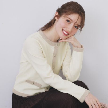 [^ԁFC5835001]zFg~OŊiȉƃWPbgo̒Ȃy߂N[lbNJ[fBKyfUCzE܌OāAɂꂽtFU[[̔zFg~OA肰Ȃ炵ƃGKXoBEiȕ͋CĂۂ݂̂S[h{^̉ɂ͂肰ȂA܂BEWPbgCNȃXg[gVGbǵA␞ڂ܂Ȃ߁AƊȂbNXۂɁBʋ΂₿ƂĂ΂ɂΉꖇłBEtg̏ȃ|Pbg|CgŁA߂ăEGXgRpNgɌĂ܂ByfށzEقǂ悢\ʊ̂҂ݒnAVvȒɂ̊vXBfUCɉs^܂BE_炩ȔG̃jbgfނgpĂAKȒSn|CgBEȒPȃ}VEHbVudlŁAfC[tH[}܂ŕLpł܂BydlzE|PbgȂi|PbgFO~2jƖ̊֌WɂAۂFČꍇ܂B܂Ap\REX}[gtHȂǂ̊ɂA኱iƉ摜̃J[قȂꍇ܂B