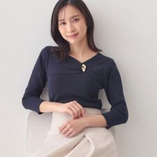 ブローチ風ゴールドパーツ付きアシメニット【洗濯機OK／坑ピル】