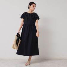 【接触冷感／フラワーモチーフ】フレンチスリーブワンピース