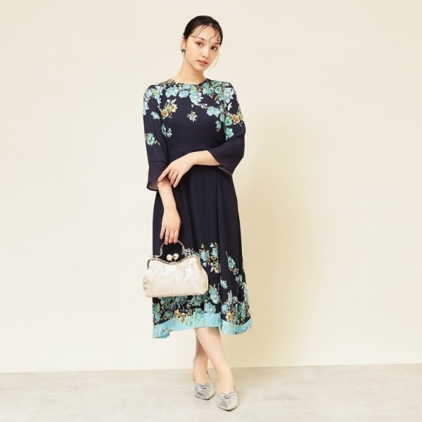 新品タグ付き‼️ SunaUna 膝丈ワンピース フレア 花柄 ベージュ M 公式】SunaUna（スーナウーナ）の通販 | レディースのワンピース