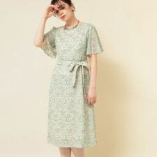 【オパール加工レース／リボン付き】フィット＆フレアワンピース