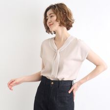 【接触冷感／UV／抗ピル】取り外しパール調ピン付きボウタイニット