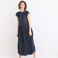 シャーリングプリーツワンピース