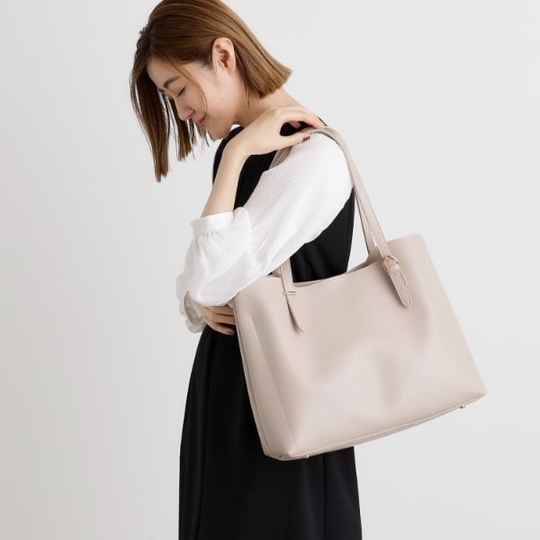 人間工学・軽量】バックル多ポケA4トート | グローブ(grove) | マルイ