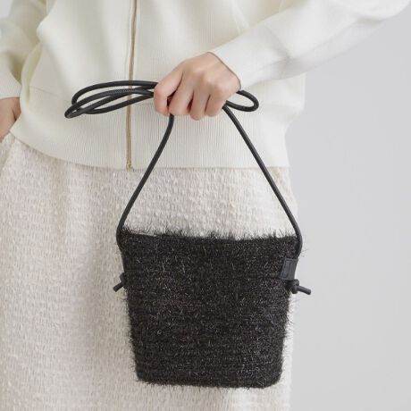 [^ԁF76902016]yfUCz؂₩Ȍ򊴂̂郉gp~jV_[obOBjbg҂݂̂悤Ɍ܂A{̂u[hɂȂĂ̂ł肵tHɂȂĂ܂BV_[͍ṽmbgfUCŃVvɎdグĂ܂Bjbgł͂Ȃ̂ŗntē|Pbg܂ByA݊gh̃₷V_[obOłBydlzE|PbgF~2Ɩ̊֌WɂAۂFČꍇ܂B܂Ap\REX}[gtHȂǂ̊ɂA኱iƉ摜̃J[قȂꍇ܂By25SSzd:115g(TvTCY)