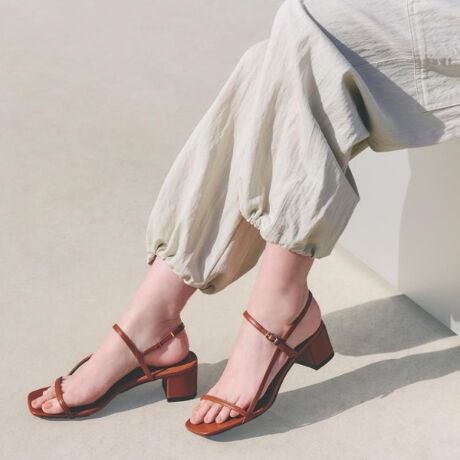 [^ԁF76912025]ׂ߂̃XgbvŃgh̃XgOT_ByfUCzAbp[2{̃xgƃTCh̃XgOŃVvɃfUCꂽT_Bׂ߂̃XgOŃfUCɃANZgA͑z[hĂ̂|CgBXgbvStbNł񂽂ɒE\Bq[芴̂ubNq[̗pAX^CbVȕ͋CȂASn͉KȃghACełBƖ̊֌WɂAۂFČꍇ܂B܂Ap\REX}[gtHȂǂ̊ɂA኱iƉ摜̃J[قȂꍇ܂By25SSz