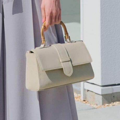 [^ԁF76902054]lS6yߏ߰100IzɌfڂꂽiłyfUCztHɃou[̃gbvnhVvȂiȃtbvobOBtbv̉͐ngpfރRrŌyۂɂȂ܂BV_[xgtŌ|ł2WAYBtbv̊J͒ܕt̃}OlbgdlłBydlzE|PbgF~2Ɩ̊֌WɂAۂFČꍇ܂B܂Ap\REX}[gtHȂǂ̊ɂA኱iƉ摜̃J[قȂꍇ܂Bd:450g(TvTCY)