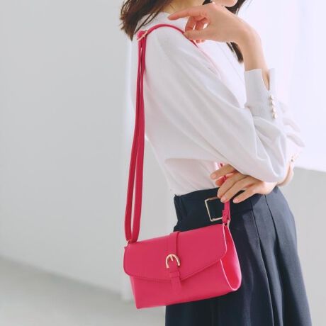 [^ԁF76942010]yfUCztbvɋtxgfUCVvȂ|CgɂȂ~jV_[B͕ʎ[[Ȏd؂肪Ă܂BoC|VFbgƂăRpNgɉו[łAƂoɕ֗łBۂ݂̂tHtF~jBJ[ɂxgzFłBydlzE|PbgF~1Ɩ̊֌WɂAۂFČꍇ܂B܂Ap\REX}[gtHȂǂ̊ɂA኱iƉ摜̃J[قȂꍇ܂By25SSzd:255g(TvTCY)