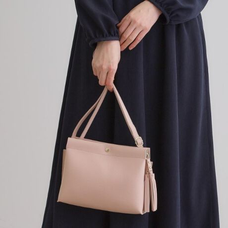 [^ԁF76902037]yfUCz_炩yṽVvV_[obOłB{qwďC̐lԍHwɊÂĊ悵iłBLĴŒ₷A3wɕĂ̂ŉו̕ʂɕ֗łBfނ_炩̂Ŏ΂ߊ|ɂĂ̂ɃtBbg₷łB^bZ`[ttŃVvȂ|CgɂȂ܂B071J[̍v̗ʂ̓Vo[łBƖ̊֌WɂAۂFČꍇ܂B܂Ap\REX}[gtHȂǂ̊ɂA኱iƉ摜̃J[قȂꍇ܂By25SSzd:275g(TvTCY)