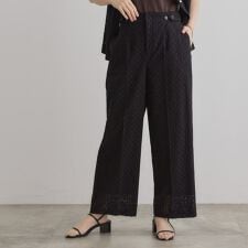 グローブ(grove)の【レースの透け感が軽やか】エンブロイダリーレースワイドパンツ