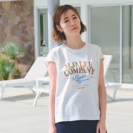 [^ԁF76811020]yLee~groveʒzPRINT@SLEEVELESS T-SHIRTSyfUCzLee炵Be[WCNȃOtBbNڂ䂭SsVcBCȃX[uXfUC͉ẴX^COɍœKłBgrovëׂ̃OtBbNfUCƁACi[ƂĂ􂷂RpNgȂrTCYʒB̌^ɍ킹D݂̃TCYZNgĒ܂ByfށzɔzTCNVfނgpĂ܂B_炩ȔGŁAKȒSnB悢݂̂ŁAꖇŒĂSłByX^COzfjXJ[gȂǁA{gXI΂Ȃ񂵗͂̍́BTCY\ɂāoCCOî߉DTCY\Lƃ[hTCY\LقȂ܂Bi@mF܂ByLee^[z1889NAAJ@JUXBTiŎYグLeeB100N𒴂j܂łX̃}X^[s[XcĂEłw̃fjuhB`IȃfBeB[͌pAIɃAbvf[gꂽX^CAVGbgAăfj[J[Ȃł͂̃NIeB̍łBy25SSz