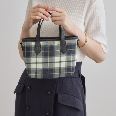 [^ԁF76902051]yfUCzfނA\[gWJ̃~jg[gobOB}`A{̂̓t@Xi[t[ŒȂ̂ŁAV_[Ŏ΂ߊ|S2WAYdlłB`FbNAXgCvAIp[hȂǁAobOŕꂽX^CÕ|CgɃIXXBydlzE|PbgF~1Ɩ̊֌WɂAۂFČꍇ܂B܂Ap\REX}[gtHȂǂ̊ɂA኱iƉ摜̃J[قȂꍇ܂By25SSzd:235g(TvTCY)