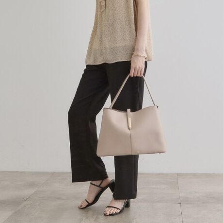 [^ԁF76902069]yfUCzxg̃^p[cɑ݊iȃLC߃V_[B{̂͏_炩V{̂fނɁA͗ngpyʐ݌vBetłdɂg₷[́Bd؂ƃ|Pbg[ŋ@\IBO\ȃV_[xgt2WAYBydlzE|PbgF~4Ɩ̊֌WɂAۂFČꍇ܂B܂Ap\REX}[gtHȂǂ̊ɂA኱iƉ摜̃J[قȂꍇ܂By25SSzd:640g(TvTCY)