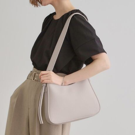 [^ԁF76902065]yfUCzTChobNfUC̃ChxgV_[obOBgh̃ChV_[ɁAEhtH̃VvfUCłB500ml̃ybg{gⒷźAɎ[\ȃTCYłBV_[͒߂łA|΂ߊ|ł܂ByfށzV{鍇vgpĂ܂BydlzE|PbgF~1Ɩ̊֌WɂAۂFČꍇ܂B܂Ap\REX}[gtHȂǂ̊ɂA኱iƉ摜̃J[قȂꍇ܂By25SSzd:350g(TvTCY)