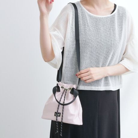 [^ԁF76904009]yfUCzLeeʒ̋ВfUCɃnht2WAYV_[BRpNgŃX^CÕ|CgɂȂTCYłB莝ɂA΂ߊ|ŃV_[ɂł2WAYdlłBHfނgpĂ̂ŉJ̎SłBydlzE|PbgF~1Ɩ̊֌WɂAۂFČꍇ܂B܂Ap\REX}[gtHȂǂ̊ɂA኱iƉ摜̃J[قȂꍇ܂By25SSzy25AWzd:180g(TvTCY)