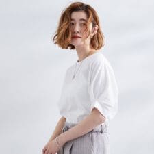 グローブ(grove)の【UVカットひんやり二の腕カバー】タックドルマンプルオーバー