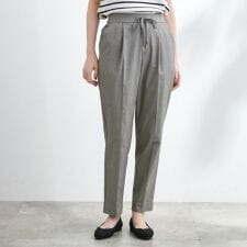 キレイも動きやすさも　美脚見えハイパーストレッチパンツ