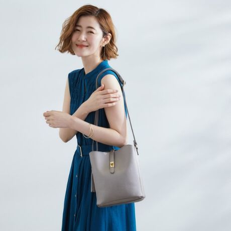 [^ԁF76904031]yfUCztgxgfUC̏c^tHV_[obOBRpNgȂAO̎[Ɛ^񒆂̓t@Xi[t[ŉו̕ʂ₷łBtgxgŒɂ݌vɂĂ܂BTChɂ̓^bZ`[tĂ܂B{qwďC̐lԍHwɊÂĊ悵Ă鏤iłBydlzE|PbgF~1 O~1Ɩ̊֌WɂAۂFČꍇ܂B܂Ap\REX}[gtHȂǂ̊ɂA኱iƉ摜̃J[قȂꍇ܂By25SSzy25AWzd:385g(TvTCY)