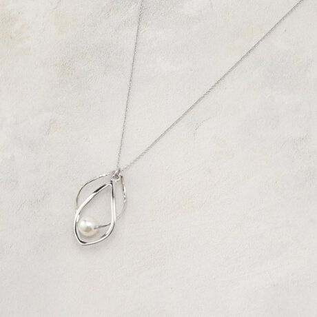 [^ԁF76984020]ꂽfUC̃cCXglbNXByfUCziȃtFCNp[Aj[NȃcCXgt[̒ɋP܂B^t[Ń|CgɂȂ̂ŁAy₩Ȉۂ^AǂȃR[fBl[gɂނ̃lbNX́AJWAȃV[ʂȓ܂ŕLBS[hEVo[EsNVo[3FÎׂŁACX^Cɍ킹Ăy݂܂BƖ̊֌WɂAۂFČꍇ܂B܂Ap\REX}[gtHȂǂ̊ɂA኱iƉ摜̃J[قȂꍇ܂By25AWz