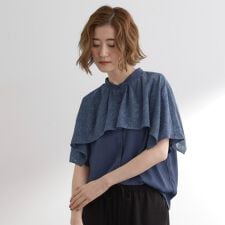 透け感と刺繍で魅せる　ペイズリー刺繍ケープブラウス