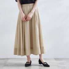 透け感がムードある 大人のタックギャザースカート