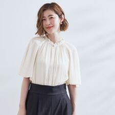 グローブ(grove)の【洗えるお仕事二の腕カバー】ヴィンテージサテンブラウス