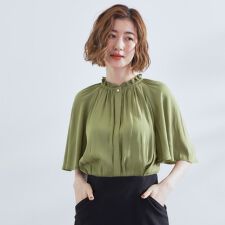 グローブ(grove)の【洗えるお仕事二の腕カバー】ヴィンテージサテンブラウス