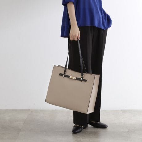 [^ԁF76904025]yfUCztgtxgfUCA4TCYۂ[\ȃg[gobOBvƃRogiŁAig͂AdɂIXXłBnh͌|₷Ŏg₷łBydlzE|PbgF~1EA4TCY[Ɩ̊֌WɂAۂFČꍇ܂B܂Ap\REX}[gtHȂǂ̊ɂA኱iƉ摜̃J[قȂꍇ܂Bd:650g(TvTCY)