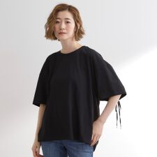後ろ姿で魅せる　バックドロストシャーリングTシャツ