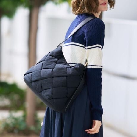 [^ԁF76904082]yfUCzgĥ郏V_[obO_炩HfނŃbV҂݂Ă܂BVvȂ瑶݊AX^C̃|CgɂȂ܂B|₷V_[ƃ}`肠̂őeʂłB̓}OlbgtɂȂĂ܂BydlzE|PbgFO~1 ~3Ɩ̊֌WɂAۂFČꍇ܂B܂Ap\REX}[gtHȂǂ̊ɂA኱iƉ摜̃J[قȂꍇ܂By25AWzd:415g(TvTCY)