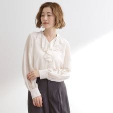グローブ(grove)の袖プリーツフロントフリルブラウス