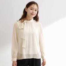 グローブ(grove)のシアーストライプボウタイブラウス