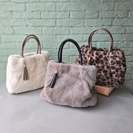 [^ԁF76904502]yfUCz炩GRt@[fނgp^bZ`[tg[gobOBnh̃^bNfUCŊۂ݂̂tH|CgB莝ł|łV_[t2WAYdlłB}Olbgt3wɂȂĂAו̕ʂɂ֗łB}`肨oɕKvȉו͂[ł܂BydlzE|PbgF~3Ɩ̊֌WɂAۂFČꍇ܂B܂Ap\REX}[gtHȂǂ̊ɂA኱iƉ摜̃J[قȂꍇ܂By25AWzd:450g(TvTCY)