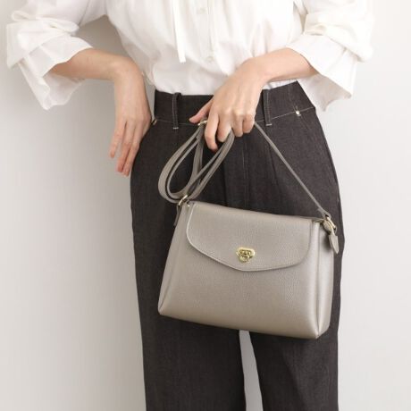 [^ԁF76904089]yfUCztbvfUC3wV_[obOłBRpNgȂKvȕ͂[ł֗ȃV_[łB|΂ߊ|\ȃV_[́AɐH݂ɂV_[ɂĂ܂B{̂̓t@Xi[[ŒɂAMdi̎[ł܂Bwʑ͑傫Ȃ|PbgBwʂɂ̓X}[gtHȂǂo₷֗ȃ|PbgtĂ܂B̏i͓{qwďC̐lԍHwɊÂĊ悵Ă鏤iłBydlzE|PbgFO~1 ~1Ɩ̊֌WɂAۂFČꍇ܂B܂Ap\REX}[gtHȂǂ̊ɂA኱iƉ摜̃J[قȂꍇ܂By25AWzd:500g(TvTCY)