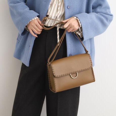 [^ԁF76904096]yfUCzl̃JWAX^Cɂ҂ȃV_[obOBtbvƃTChɎ{ꂽ[XAbv́AXG[hfނŃANZgɂȂAVvȂ݊̂fUCB}`tŌڈȏ̎[͂A500ml̃ybg{gɓ܂BzX}[gtHȂǂ[\łBfC[g͂Aꂢ߂ȃR[fBl[gɂ킹₷ACełBydlzE|PbgFO~1 ~1Ɩ̊֌WɂAۂFČꍇ܂B܂Ap\REX}[gtHȂǂ̊ɂA኱iƉ摜̃J[قȂꍇ܂By25AWzd:320g(TvTCY)