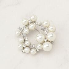 ラウンドパール調ブローチ