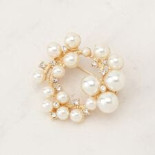 ラウンドパール調ブローチ