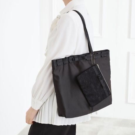 [^ԁF76901014]yfUCztH[}ȃV[̃TuobOƂĊ􂷂܂ŃRpNgɎ[łg[gobOBiȃubNfނƌOÕtfUCX^COI΂₷łBt̃[X|[`ɐ܂Ŏ[łAyʂŃRpNgBۂA4TCY[\ŉוV[ɂ߂łBydlzE|PbgF~3E|[`tEA4TCY[Ɩ̊֌WɂAۂFČꍇ܂B܂Ap\REX}[gtHȂǂ̊ɂA኱iƉ摜̃J[قȂꍇ܂Bd:190g(TvTCY)