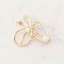 パール調ビジューメタルアートブローチ