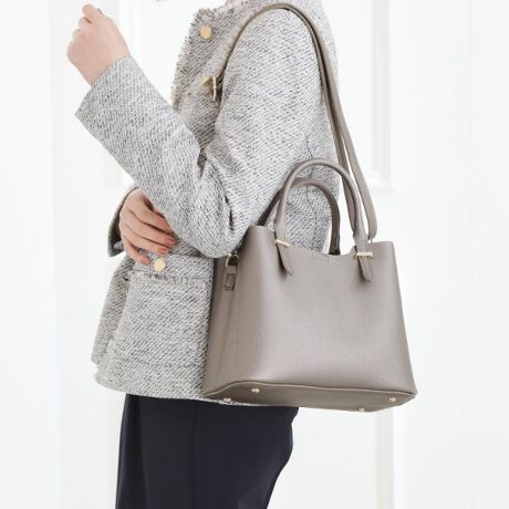 [^ԁF76905011]yfUCztH̃VvfUCg[gBnh̃^o[giȈۂłBRpNgŕGɎ܂TCYȂ炵}`[͂܂B莝łO\ȃV_[XgbvŌ|ł2WAYBLC߂ŃZj[ʋ΂łigł邫ƃg[głB̏i͓{qwďC̐lԍHẘÂĊ悵Ă鏤iłBydlzE|PbgF~2Ɩ̊֌WɂAۂFČꍇ܂B܂Ap\REX}[gtHȂǂ̊ɂA኱iƉ摜̃J[قȂꍇ܂By25AWzy26SSzd:530g(TvTCY)