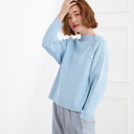 [^ԁF76815004]Vvǉ؂₮AgbhjbgyfUCzɂtANZgɂȂAgbhȃ[hY킹jbgvI[o[Bl҂݂Ȃł͂̉ʊ̓Iȕ\𐶂݁AVvȂ瑶݊̂ꖇłBOX[uŃbNXAiȃVGbg`fUCBuŒ߂Ȃdl̂߁AXJ[gEpc킸킹₷ARȗꂽۂĂ܂BVNȃoCJ[fUCƃx[VbNȖn̓WJłByfށzӂ݂̂鎅gpA_炩DG肪͂̑fށBl҂݂Œ悢݂AgL[vȂy₩ɒoXɎdグ܂BG߂̕ςڂɂ􂷂ASn悢|CgłByX^COzXJ[gɂpcɂ킹₷A񂵗͂̍jbgBVcd˂Đ̂ƁAVvȒɔAȂꂽC[hX^C܂BƂVGbgÃR[fBl[giɂ܂Ƃ߂ĂꒅłBƖ̊֌WɂAۂFČꍇ܂B܂Ap\REX}[gtHȂǂ̊ɂA኱iƉ摜̃J[قȂꍇ܂B