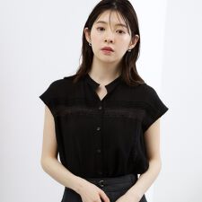 【洗える・ONOFF使える】繊細レースが引き立つ、フレンチ袖ブラウス