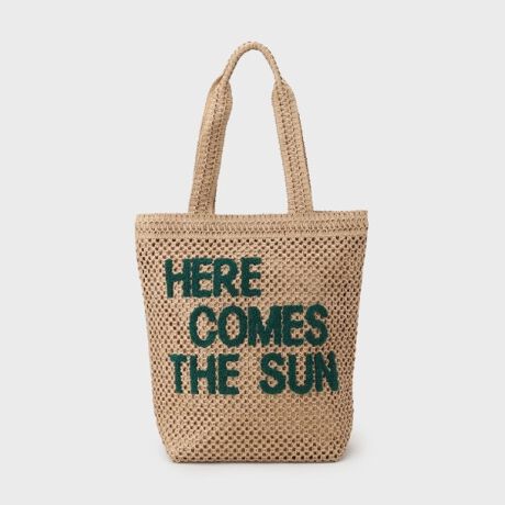 [^ԁF04003100]yfUCzTKhJłՂՂS炵Gރg[gobÓAJWAłȂfUCłB傫߃TCYŁAՂƎ[ł邽߁Ag₨oɂpł܂B͒߂ɐ݌vĂAɂƂ̂ŁA^тyXłBt@Xi[ɂȂĂ邽߁A؂ȕƎ[łA܂͐nŕꂽn{ĂAS܂ByfށzGނgp̃g[gobÓAi`ȕByȂ|Cgz̎Gރg[gobÓAVvȃJWAX^C⃊][gX^Cɂ҂łBfj`mpƂǂAR[fBl[g̃ANZgƂĊ􂵂܂B܂As[XXJ[gƍ킹ĂAtF~jȕ͋CyނƂ\łBx̂oVbsOɌȂAg̗ǂACełBydlzE|PbgF~1EA4t@C[Ɩ̊֌WɂAۂFČꍇ܂B܂Ap\REX}[gtHȂǂ̊ɂA኱iƉ摜̃J[قȂꍇ܂Bd:290g