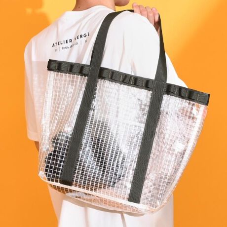 [^ԁF61602120]yfUCzE_ȃNAfUCŁAy₩o܂BEe[vg~^[ȃC[WoAJritbNŃ|[``[t܂BEIW̃sX|CgŁAVvȂ݊̂`󂪂V[Ƀ}b`܂ByfށzEPVCfނ͑ϋvAgɂS炵܂BEɋAyɂꂪł邽ߒpł܂BEyʂłȂ狭xA^тɂKȎgSnłByȂ|CgzEjZbNXȃfUCŁAʂ킸LX^CɃ}b`܂BEVvȃR[fBl[gɃANZgAĂ܂BEJWAȃfjX^C烊][gV[܂ŁAV[I΂􂵂܂BydlzE|PbgFO~1EA4TCY[Ɩ̊֌WɂAۂFČꍇ܂B܂Ap\REX}[gtHȂǂ̊ɂA኱iƉ摜̃J[قȂꍇ܂Bd:290g(TvTCY)