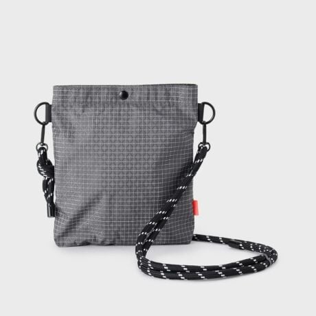 [^ԁF61602122]yfUCzE[vg̏c^TRbVBEghȃbvXgbvfނAR[fBl[gɗVѐSvX܂BERpNgȃtHȂ[͂Ap˔fUCłByfށzEɋAyɂꂪł邽ߒpł܂BEyʂłȂ狭xA^тɂKȎgSnłByȂ|CgzEjZbNXȃfUĆA␫ʂ킸LX^Cɂ҂łBEJWAȃfjX^Cɂ͂ALC߂ȃX^Cɂ}b`܂BydlzE|PbgF~1Ɩ̊֌WɂAۂFČꍇ܂B܂Ap\REX}[gtHȂǂ̊ɂA኱iƉ摜̃J[قȂꍇ܂Bd:135g(TvTCY)