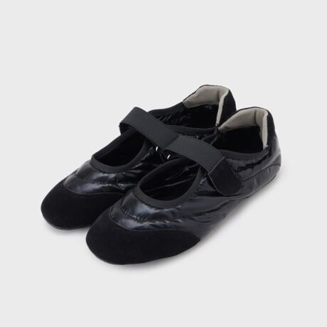 [^ԁF04004200]yfUCzgh̃XgbvXj[J[́AɂƂ芴ۂoꑫłBVvȃfUCȂAXgbvANZgƂȂX^CbVĂĂ܂BꂽVGbǵA܂܂ȃJWAX^CɃ}b`邽߁AfC[X^Cɏd󂷂ACełByfށzyʂŏ_炩fފByȂ|Cgz̃XgbvXj[J[́AChpcⒷ߂̃XJ[gƍ킹đlJWAȃX^CyނƂł܂B܂An[tpcv[cXJ[gɃ\bNX킹Ńvbs[ŃgĥX^CO߂łBVvTVcJbg\[킹āAox̃W[ɂ҂̈ꑫłBƖ̊֌WɂAۂFČꍇ܂B܂Ap\REX}[gtHȂǂ̊ɂA኱iƉ摜̃J[قȂꍇ܂Bd45(24.5cm):Б160g